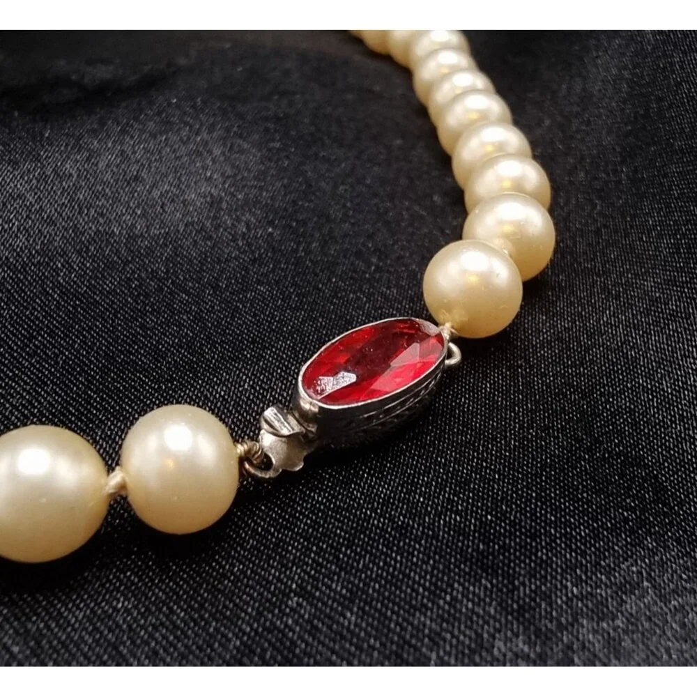 Vintage 1940's-1960's Czechoslovakia Signed Faux Pearl Necklace With Red Gemston - Picture 2 of 6